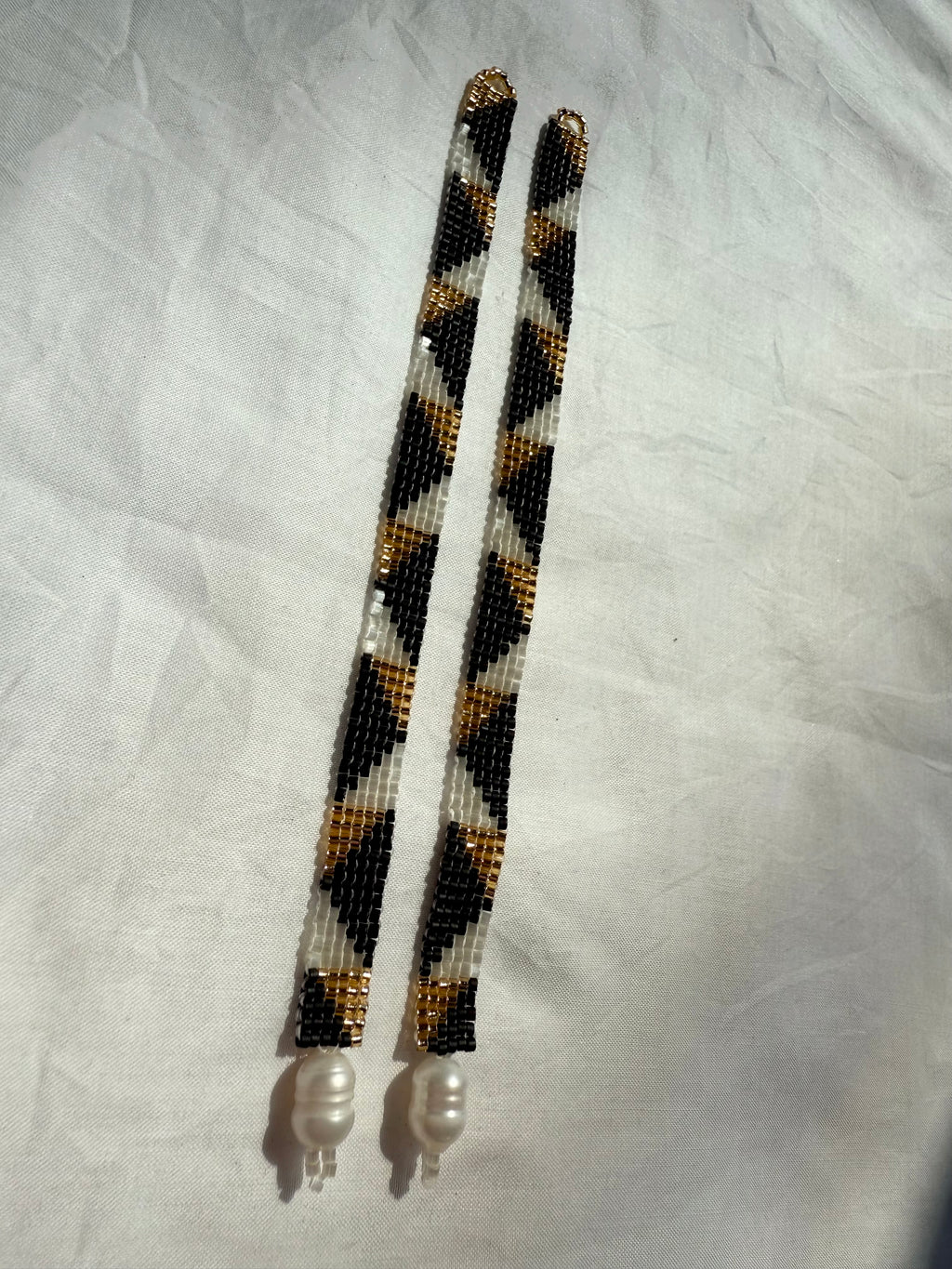 Earrings Of a Royal Vibration
