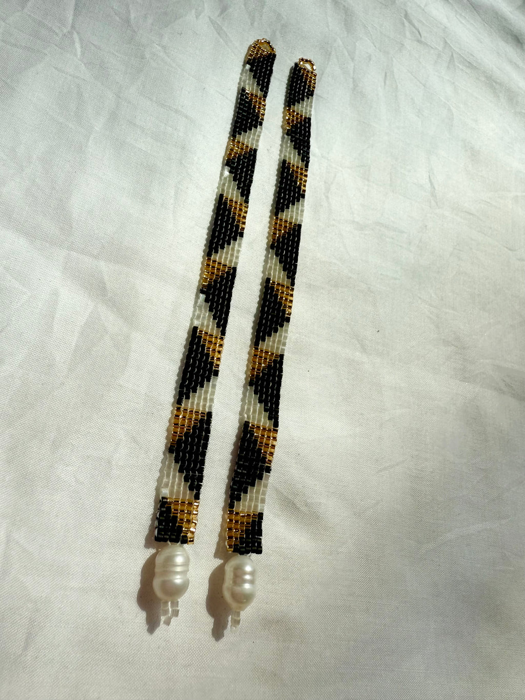 Earrings Of a Royal Vibration